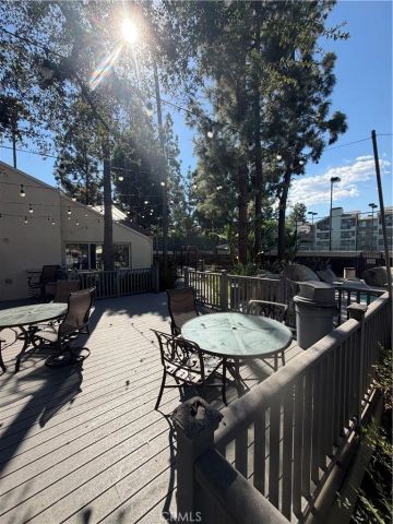 5500 Owensmouth 122, Woodland Hills, CA 91367
