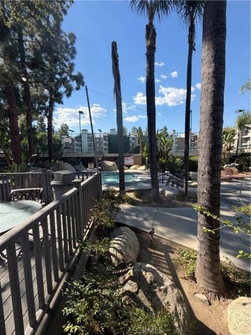 5500 Owensmouth 122, Woodland Hills, CA 91367