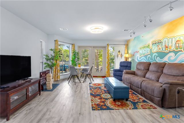 730 E Mather Street I101, New Braunfels, TX 78130