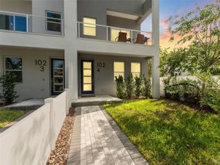 102 W ADALEE, Tampa, FL 33603