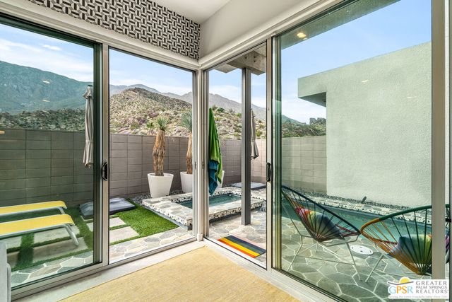 2823 S Palm Canyon Drive, Palm Springs, CA 92264