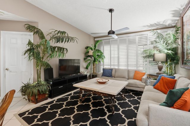 3260 Perimeter Drive, Greenacres, FL 33467