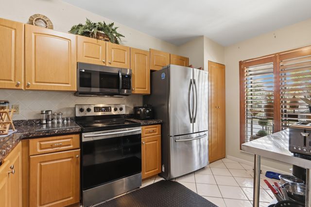 3260 Perimeter Drive, Greenacres, FL 33467