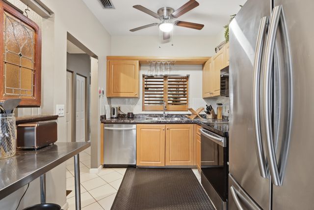 3260 Perimeter Drive, Greenacres, FL 33467