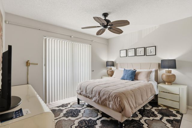 3260 Perimeter Drive, Greenacres, FL 33467