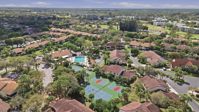 3260 Perimeter Drive, Greenacres, FL 33467