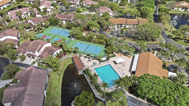 3260 Perimeter Drive, Greenacres, FL 33467