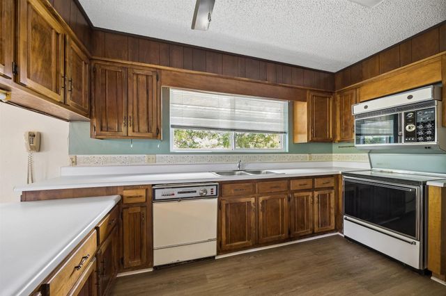 155 Mary Ann DR, Canyon Lake, TX 78133