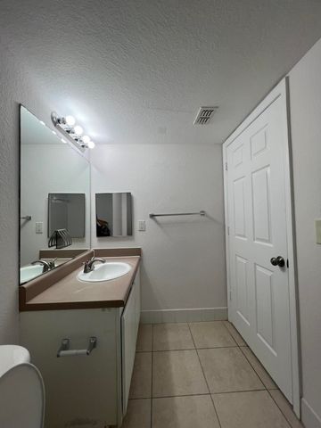 161 SW Palm Dr Apt 107, Port St Lucie, FL 34986