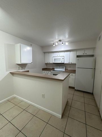161 SW Palm Dr Apt 107, Port St Lucie, FL 34986