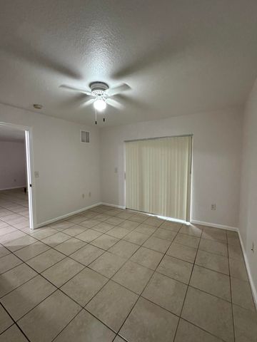 161 SW Palm Dr Apt 107, Port St Lucie, FL 34986