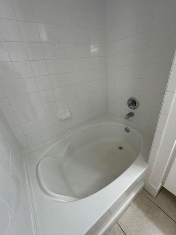 161 SW Palm Dr Apt 107, Port St Lucie, FL 34986