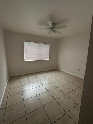 161 SW Palm Dr Apt 107, Port St Lucie, FL 34986
