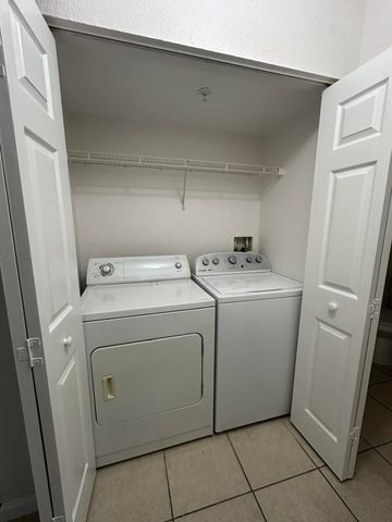 161 SW Palm Dr Apt 107, Port St Lucie, FL 34986