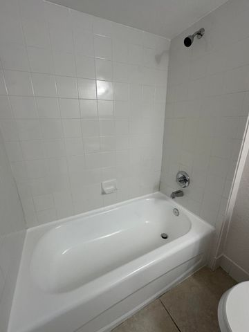 161 SW Palm Dr Apt 107, Port St Lucie, FL 34986