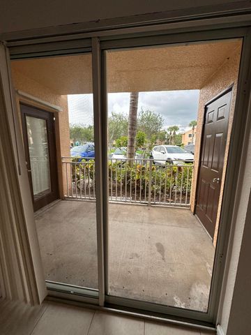 161 SW Palm Dr Apt 107, Port St Lucie, FL 34986