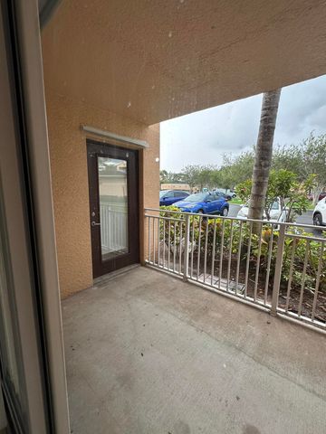 161 SW Palm Dr Apt 107, Port St Lucie, FL 34986
