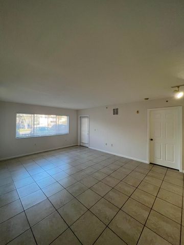 161 SW Palm Dr Apt 107, Port St Lucie, FL 34986