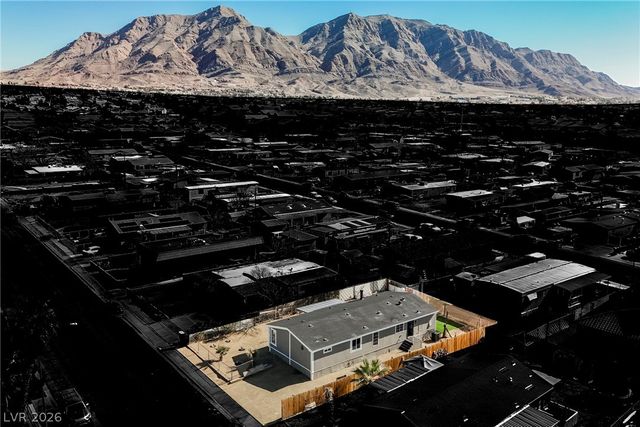 6137 Yellowstone Avenue, Las Vegas, NV 89156