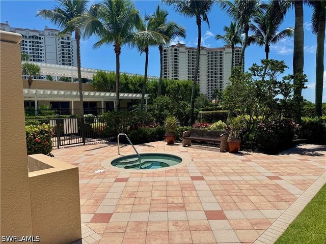 1065 Borghese LN 2005, Naples, FL 34114