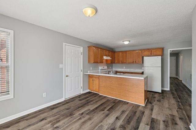 1447 Amy Ave, Clarksville, TN 37042