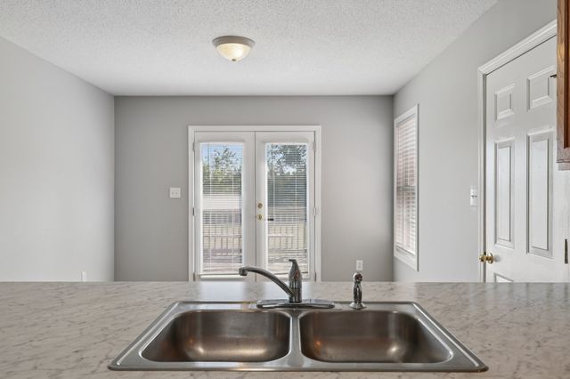 1447 Amy Ave, Clarksville, TN 37042