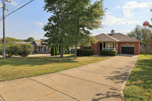 1447 Amy Ave, Clarksville, TN 37042