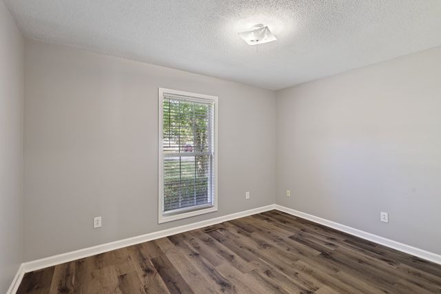 1447 Amy Ave, Clarksville, TN 37042