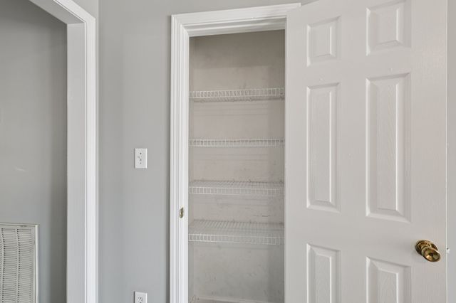 1447 Amy Ave, Clarksville, TN 37042