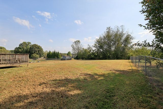 1447 Amy Ave, Clarksville, TN 37042