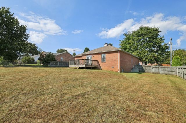 1447 Amy Ave, Clarksville, TN 37042