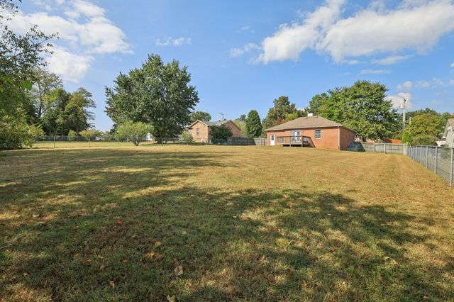 1447 Amy Ave, Clarksville, TN 37042