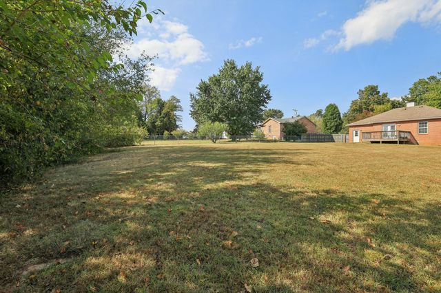 1447 Amy Ave, Clarksville, TN 37042