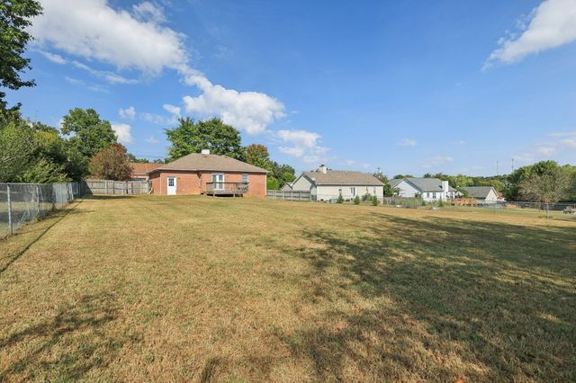 1447 Amy Ave, Clarksville, TN 37042