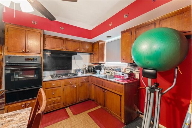 716 HEMLOCK Street, New York City, NY 11208