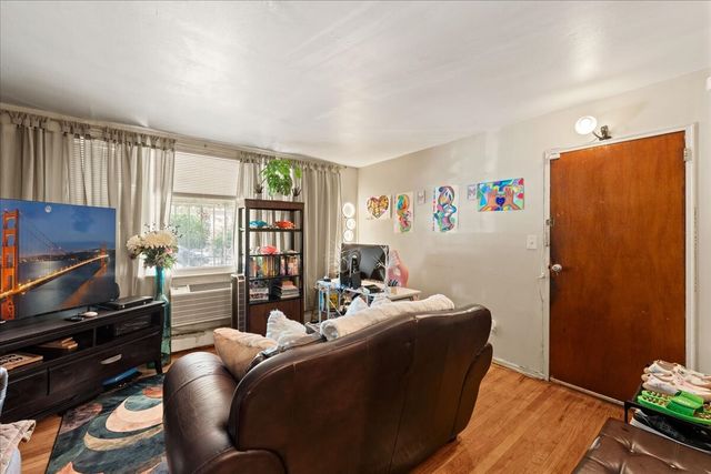 716 HEMLOCK Street, New York City, NY 11208