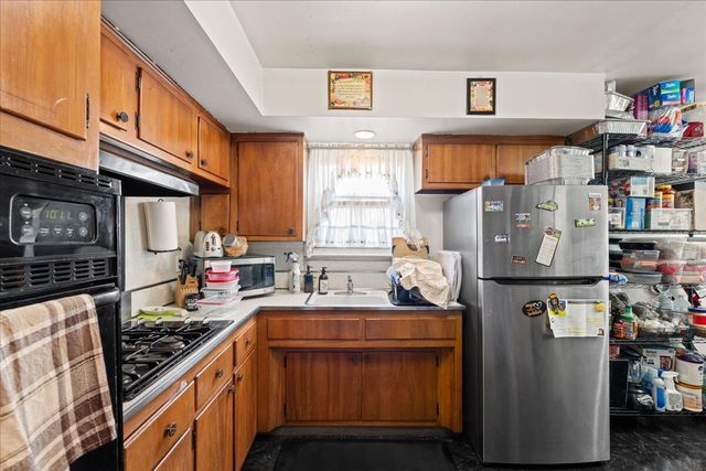 716 HEMLOCK Street, New York City, NY 11208