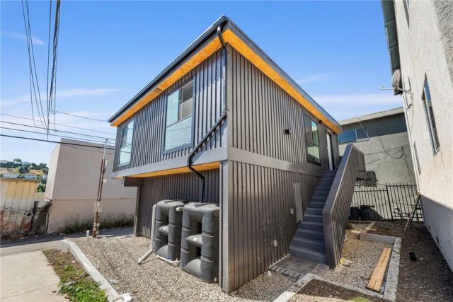 5150 Ithaca, Los Angeles, CA 90032