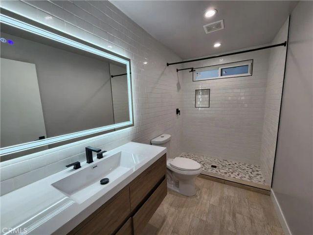 5150 Ithaca, Los Angeles, CA 90032