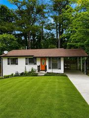 437 Fairlock Lane, Atlanta, GA 30331