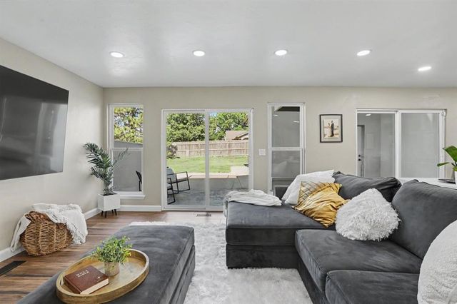 7901 W Lakeshore Drive, Oklahoma City, OK 73132