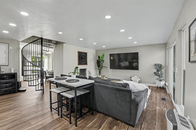 7901 W Lakeshore Drive, Oklahoma City, OK 73132