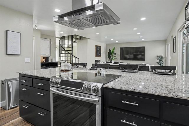 7901 W Lakeshore Drive, Oklahoma City, OK 73132