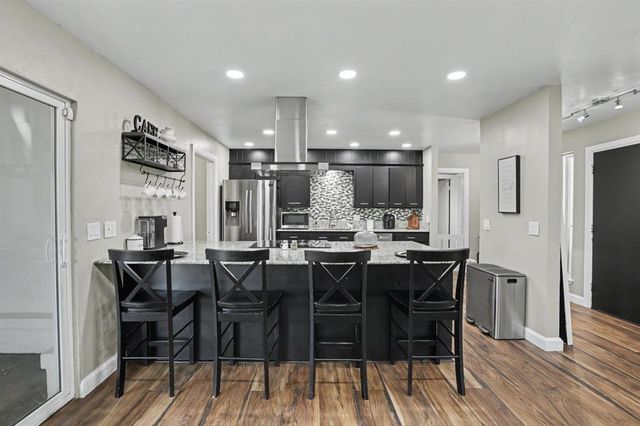 7901 W Lakeshore Drive, Oklahoma City, OK 73132