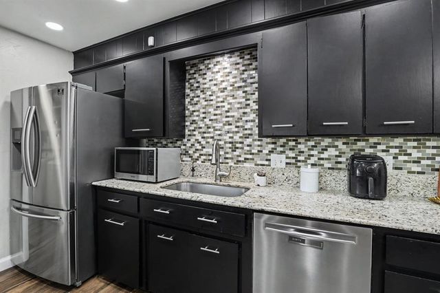 7901 W Lakeshore Drive, Oklahoma City, OK 73132