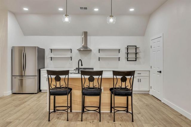7901 W Lakeshore Drive, Oklahoma City, OK 73132