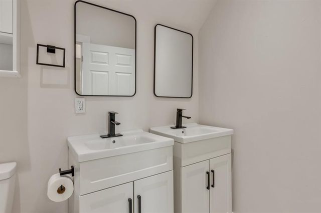 7901 W Lakeshore Drive, Oklahoma City, OK 73132