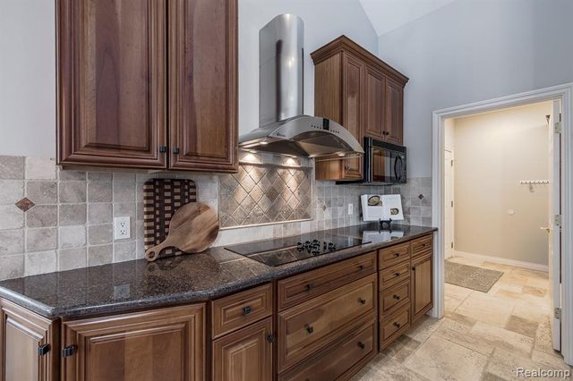 1550 Dakota Court, Oxford, MI 48371