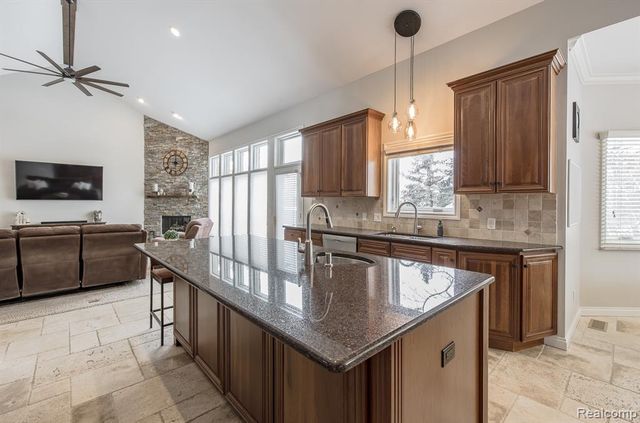 1550 Dakota Court, Oxford, MI 48371