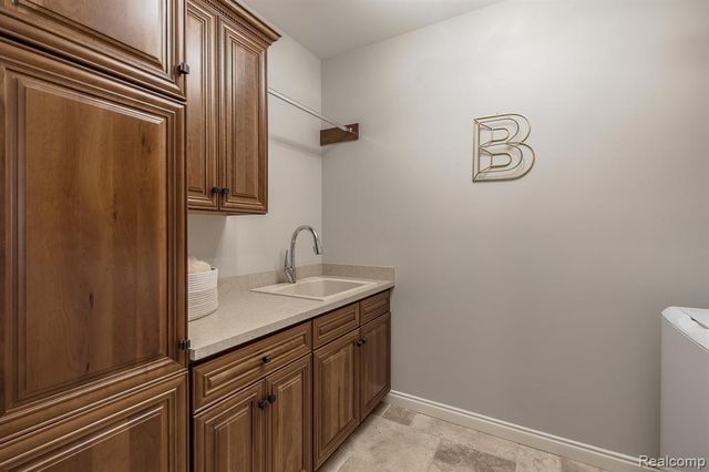 1550 Dakota Court, Oxford, MI 48371